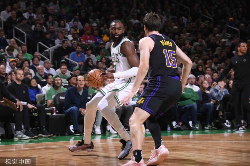 并且凭借全 并且凭借全