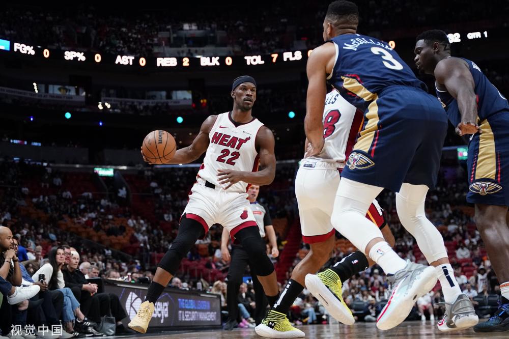 它不仅能举 它不仅能举